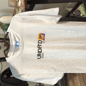 Undefeated Los Angeles T- Shirt MEDIUM
